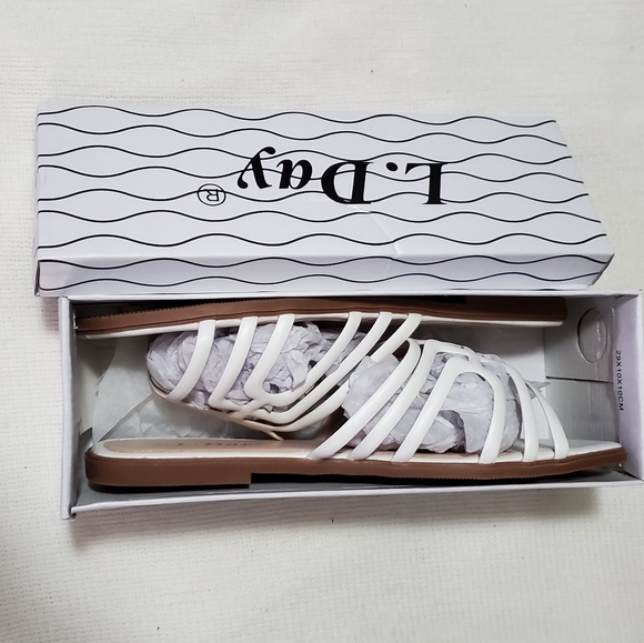 ❌SOLD❌White Sandals - Picture 5 of 5